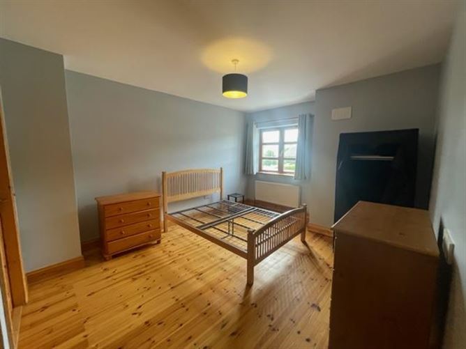 6 Cuirt Merriman, Ennistymon, Clare