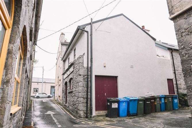 Slipper Street, Gort, County Galway