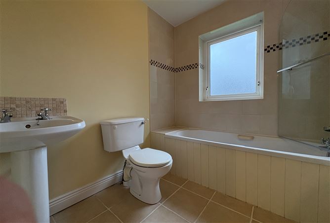 64 Chapelfields, Urlingford, Kilkenny