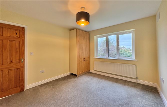 64 Chapelfields, Urlingford, Kilkenny