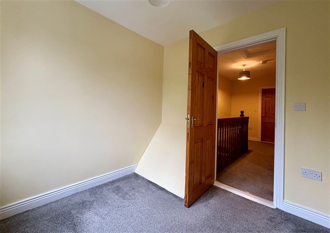 64 Chapelfields, Urlingford, Kilkenny