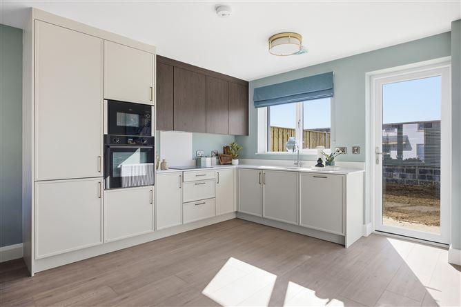 https://photos-a.propertyimages.ie/media/4/7/8/4977874/c8cd95a8-ff21-4492-82b5-cbfbad2a076a_l.jpg