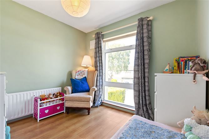 Photo 12 of 17 — 31 Broadford Lawn, Ballinteer, Dublin 16