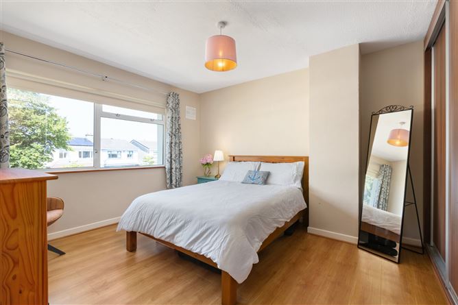 Photo 11 of 17 — 31 Broadford Lawn, Ballinteer, Dublin 16