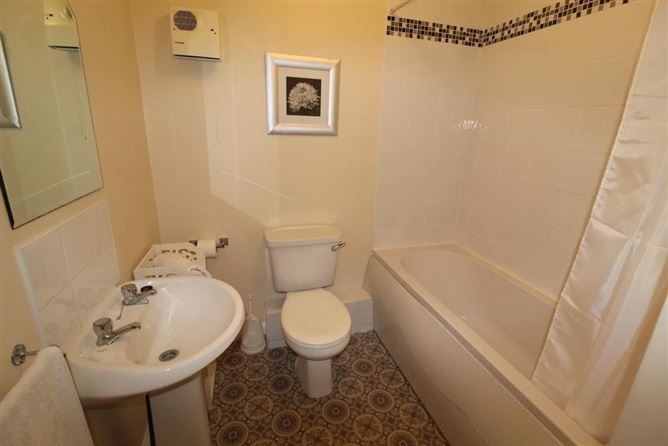 12 Inver Geal, Carrick-on-shannon, Roscommon