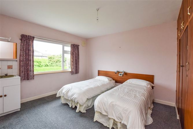 19 Leopardstown Park, Stillorgan, Dublin
