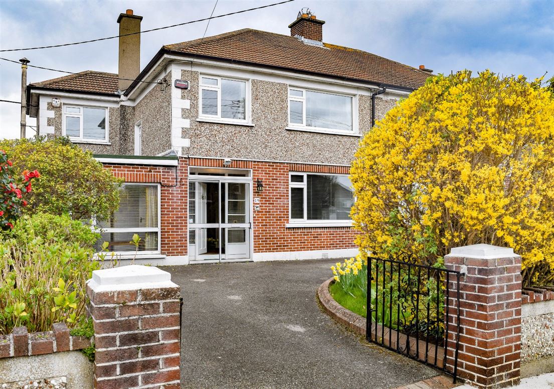 19 Leopardstown Park, Stillorgan, Dublin