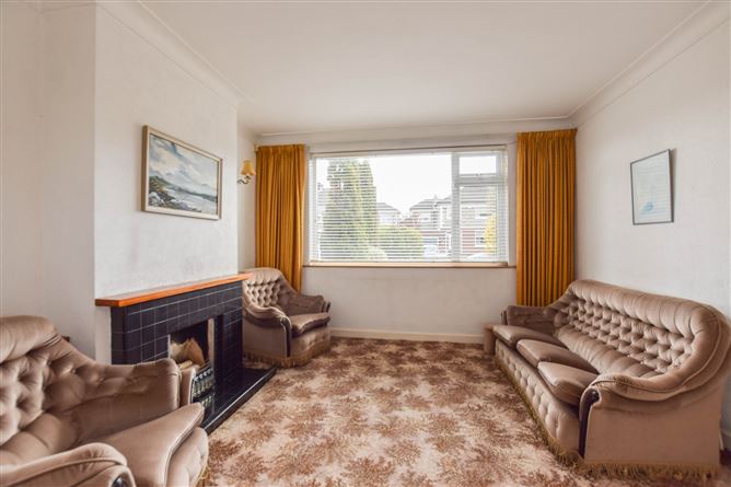 19 Leopardstown Park, Stillorgan, Dublin