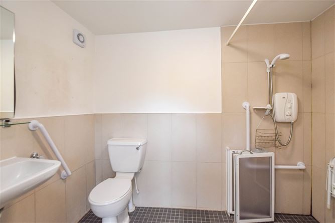 19 Leopardstown Park, Stillorgan, Dublin