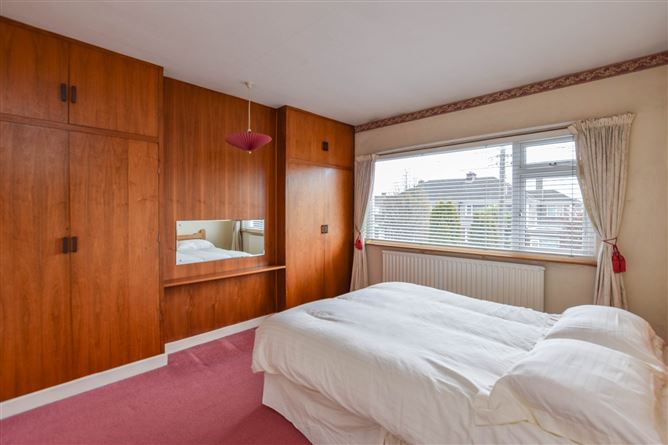 19 Leopardstown Park, Stillorgan, Dublin
