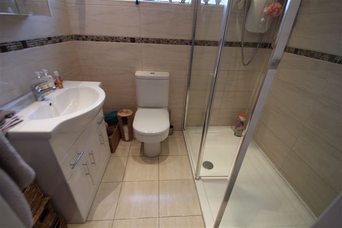 13 Seaview Close, Carrigaline, Cork