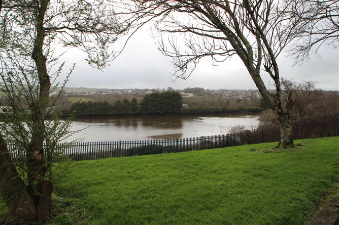 13 Seaview Close, Carrigaline, Cork