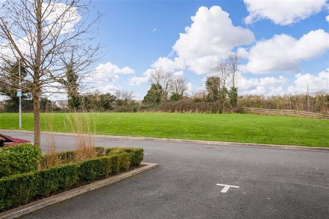 2 Shackleton Park, Lucan, Co. Dublin