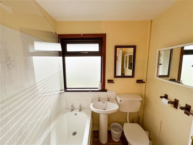 3 Bayview Heights, Ballybane, Galway