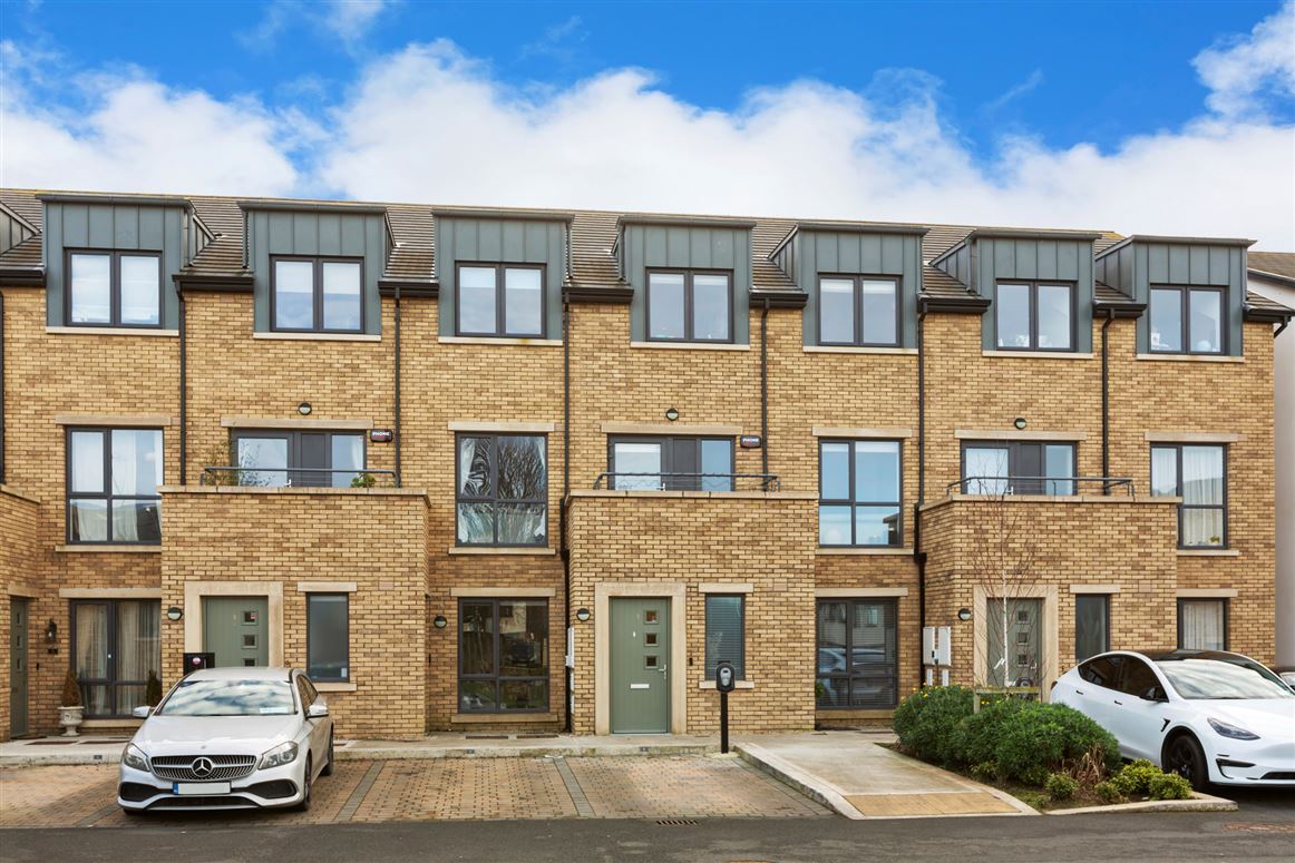 8 Knocknagarm Park, Glenageary, Co. Dublin