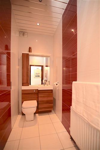 https://photos-a.propertyimages.ie/media/4/8/0/4931084/5631cf51-5c9f-46c6-b1f2-23d136229e85_l.jpg
