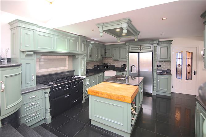 https://photos-a.propertyimages.ie/media/4/8/0/4931084/5631cf51-5c9f-46c6-b1f2-23d136229e85_l.jpg