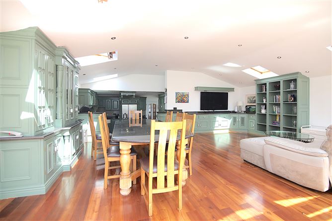 https://photos-a.propertyimages.ie/media/4/8/0/4931084/5631cf51-5c9f-46c6-b1f2-23d136229e85_l.jpg