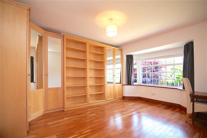 https://photos-a.propertyimages.ie/media/4/8/0/4931084/5631cf51-5c9f-46c6-b1f2-23d136229e85_l.jpg