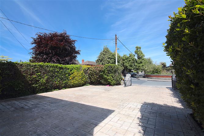 https://photos-a.propertyimages.ie/media/4/8/0/4931084/5631cf51-5c9f-46c6-b1f2-23d136229e85_l.jpg