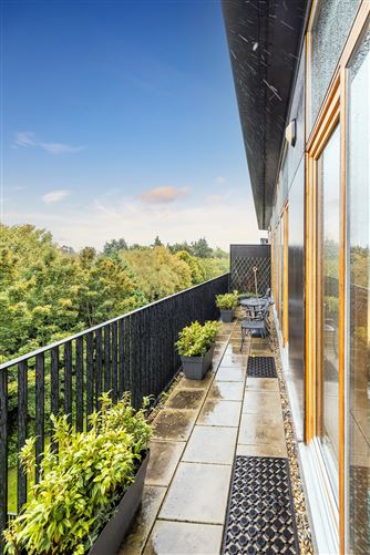 https://photos-a.propertyimages.ie/media/4/8/0/4959084/8d53cb24-d659-4127-8623-6bc1afec0db3_l.jpg