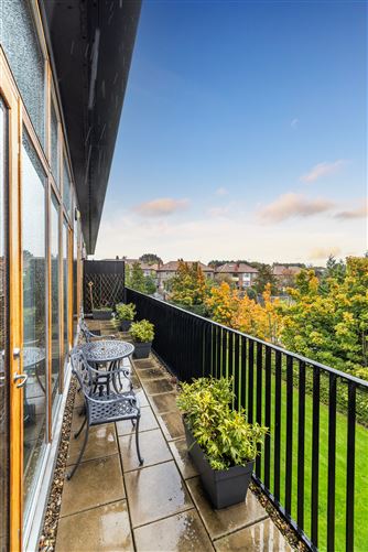 https://photos-a.propertyimages.ie/media/4/8/0/4959084/8d53cb24-d659-4127-8623-6bc1afec0db3_l.jpg