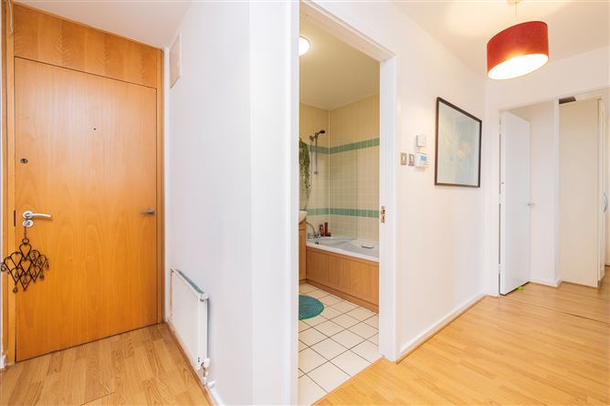 https://photos-a.propertyimages.ie/media/4/8/0/4959084/8d53cb24-d659-4127-8623-6bc1afec0db3_l.jpg