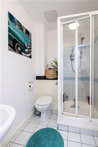 https://photos-a.propertyimages.ie/media/4/8/0/4959084/8d53cb24-d659-4127-8623-6bc1afec0db3_l.jpg