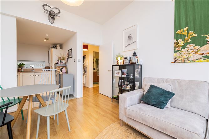 https://photos-a.propertyimages.ie/media/4/8/0/4959084/8d53cb24-d659-4127-8623-6bc1afec0db3_l.jpg
