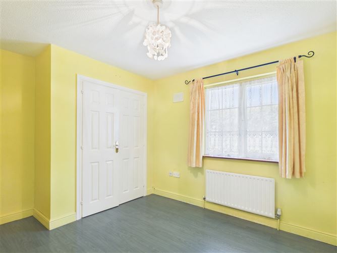 Photo 10 of 21 — 3 Sli Na Siuire, Mitchel Street, Thurles, Co. Tipperary