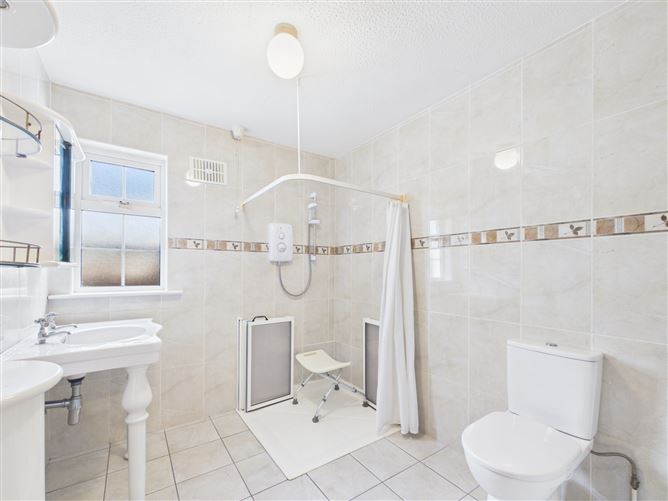 Photo 11 of 21 — 3 Sli Na Siuire, Mitchel Street, Thurles, Co. Tipperary