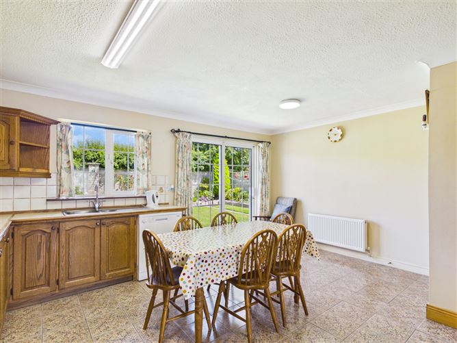 Photo 7 of 21 — 3 Sli Na Siuire, Mitchel Street, Thurles, Co. Tipperary