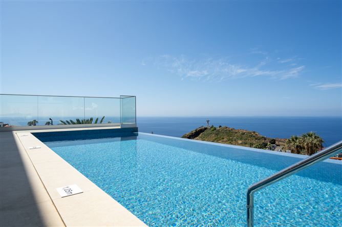 Atlantic Cristo,Caniço,Madeira,Portugal