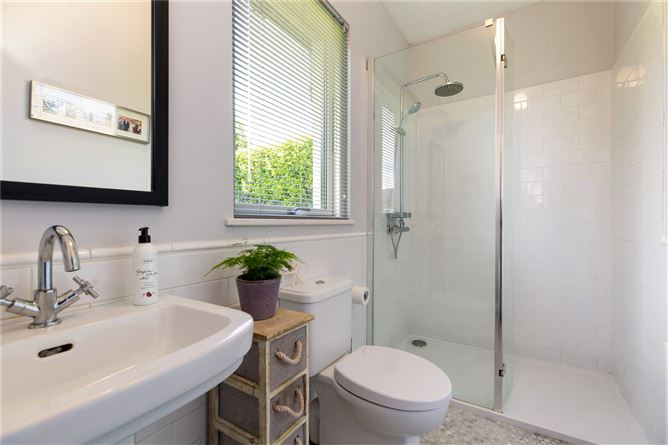 4 The Thicket, Hainault Road, Foxrock, Dublin 18