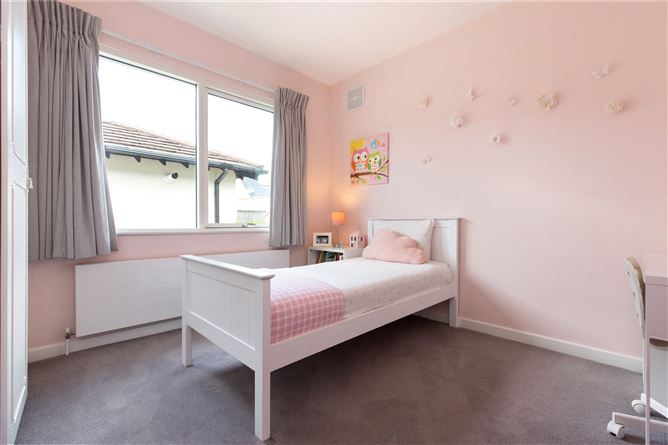 4 The Thicket, Hainault Road, Foxrock, Dublin 18