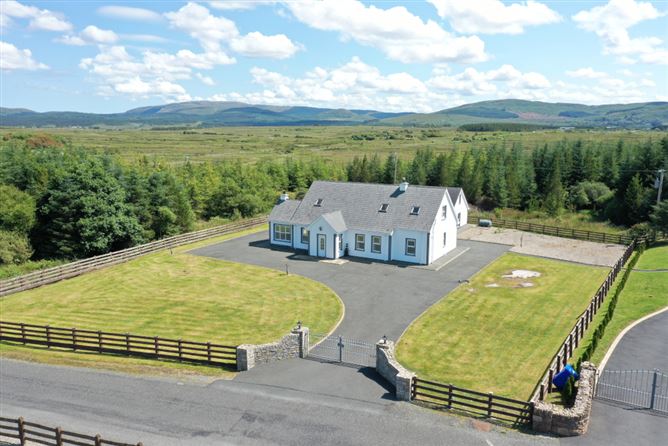 Boyoughter, Lettermacaward, Donegal