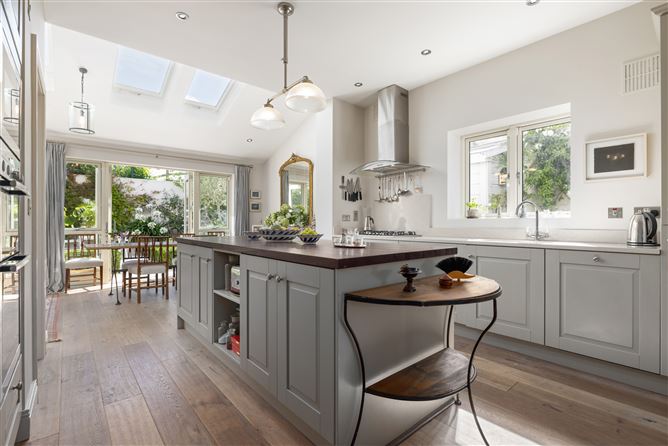 12 Knockcree, Glenamuck Road, Carrickmines, Dublin 18