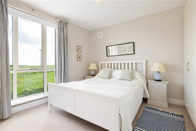 12 Knockcree, Glenamuck Road, Carrickmines, Dublin 18