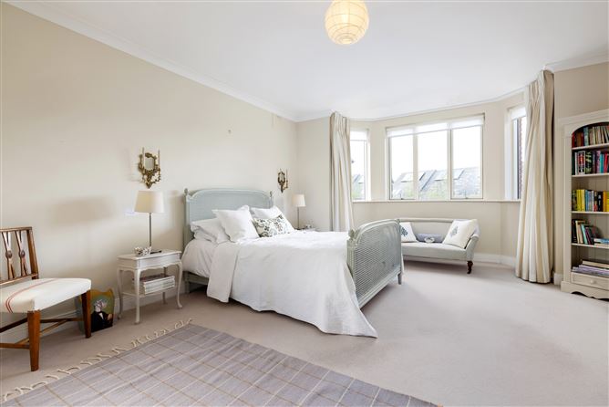 12 Knockcree, Glenamuck Road, Carrickmines, Dublin 18