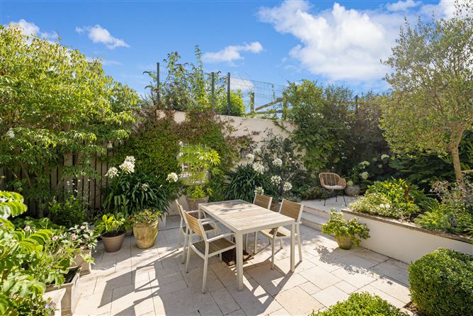 12 Knockcree, Glenamuck Road, Carrickmines, Dublin 18