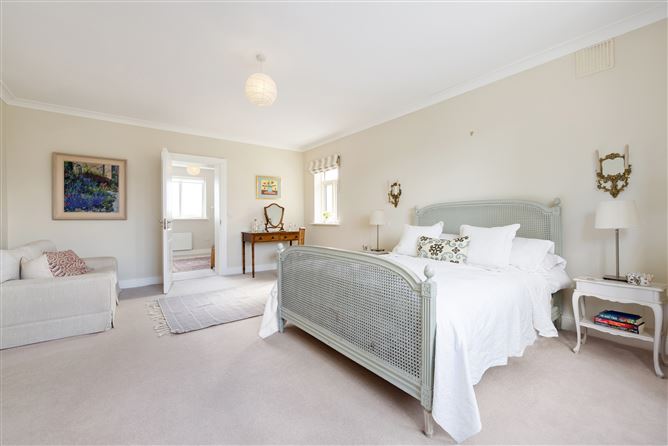 12 Knockcree, Glenamuck Road, Carrickmines, Dublin 18