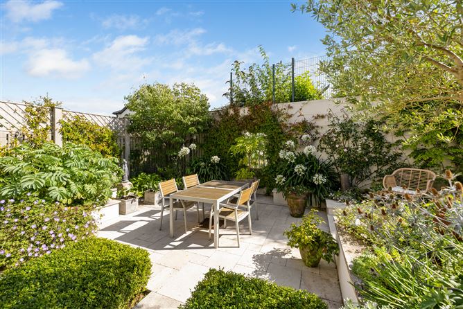 12 Knockcree, Glenamuck Road, Carrickmines, Dublin 18