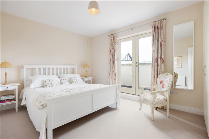 12 Knockcree, Glenamuck Road, Carrickmines, Dublin 18