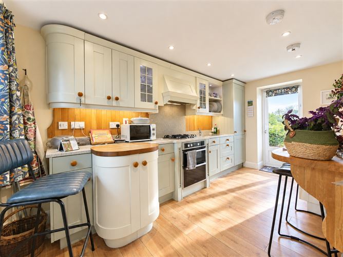 Moneynamough, Rathnure, Enniscorthy, Co. Wexford