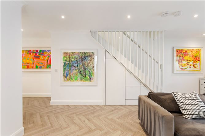 13 Hampton Crescent, St Helen's Wood, Booterstown, Co. Dublin