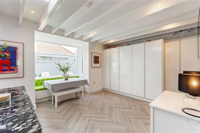 13 Hampton Crescent, St Helen's Wood, Booterstown, Co. Dublin