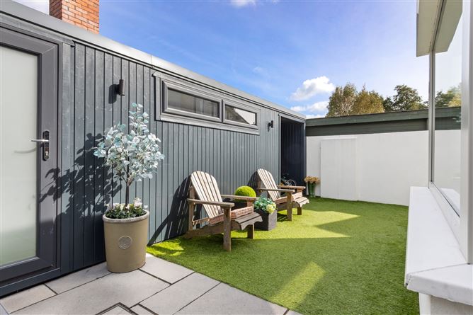13 Hampton Crescent, St Helen's Wood, Booterstown, Co. Dublin