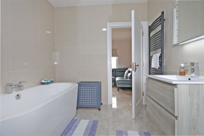 Highfield House, Kilaspuglinane, Lahinch, Co. Clare, Lahinch, Clare