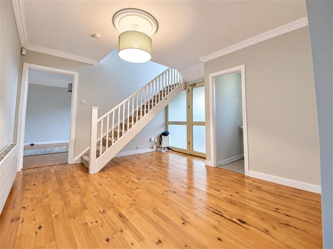 Photo 3 of 23 — 5 Castle Close, Sandycove, County Dublin