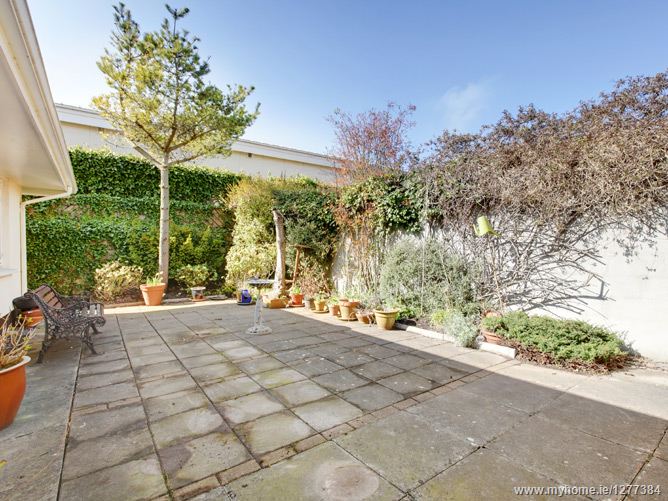 6 Deans Court, Kill Lane, Blackrock, Co. Dublin